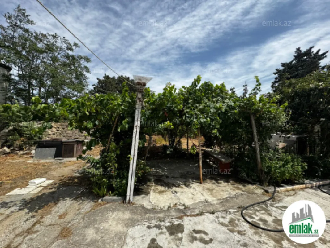 Satılır 4 otaqlı həyət evi 130 m²