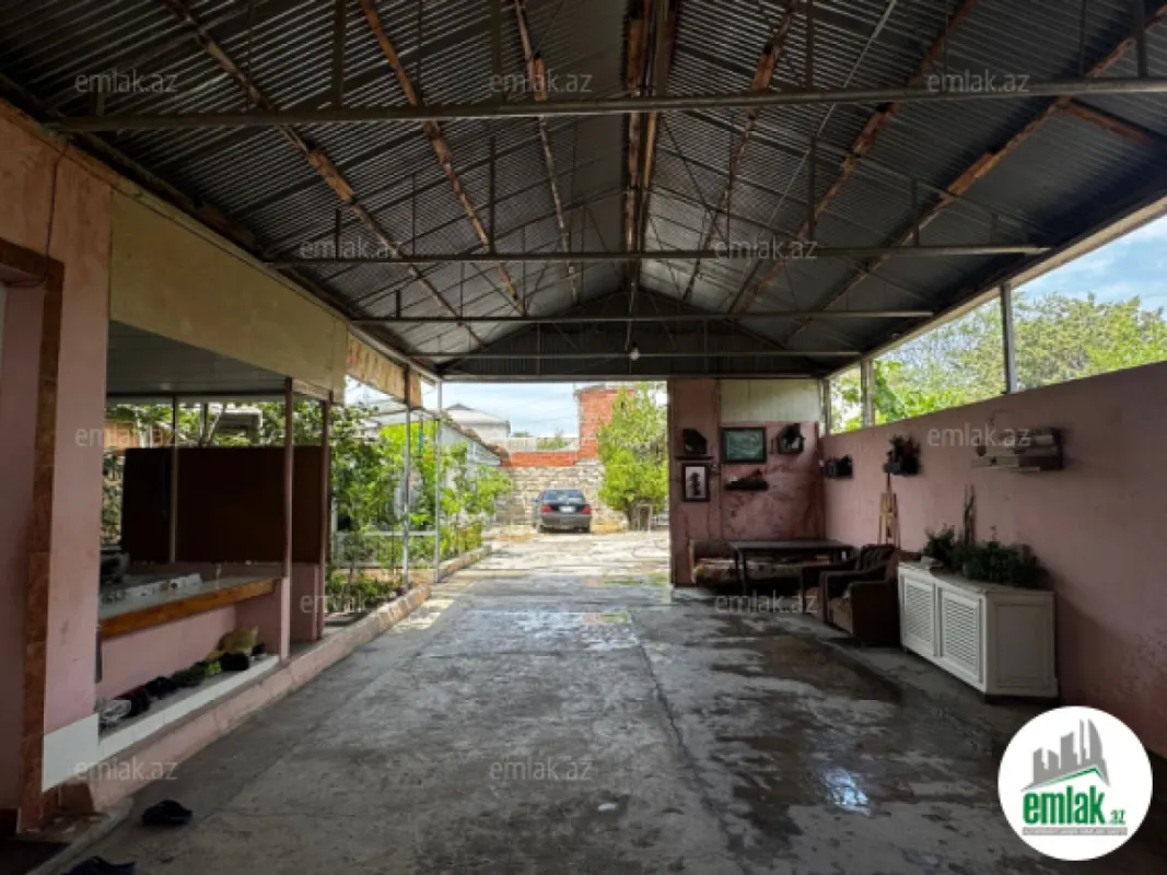 Satılır 4 otaqlı həyət evi 130 m²