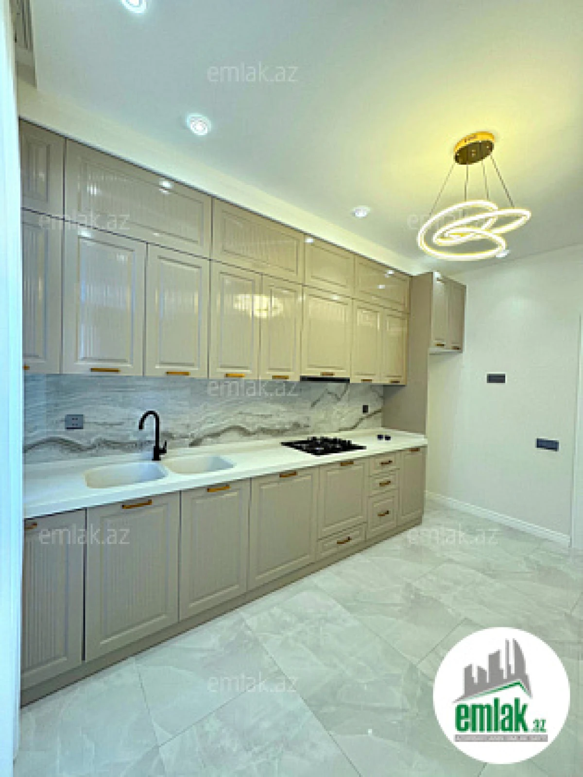 Satılır 3 otaqlı yeni tikili 115 m²