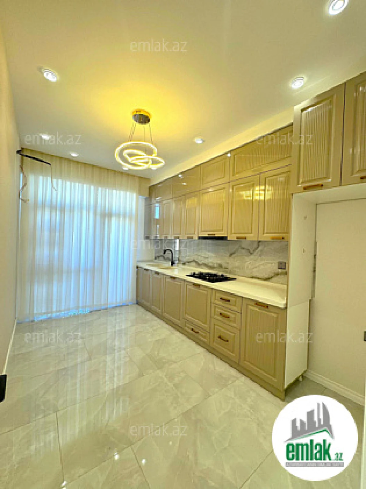 Satılır 3 otaqlı yeni tikili 115 m²