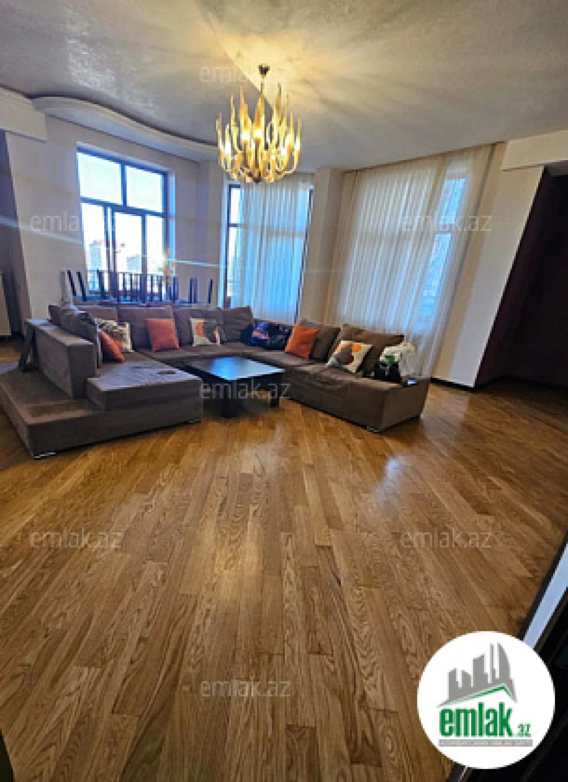 Satılır 3 otaqlı yeni tikili 176.5 m²