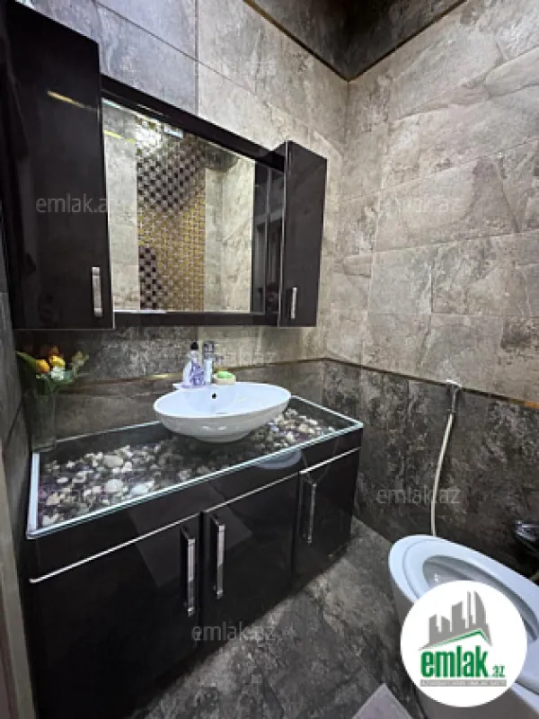 Satılır 3 otaqlı yeni tikili 176.5 m²