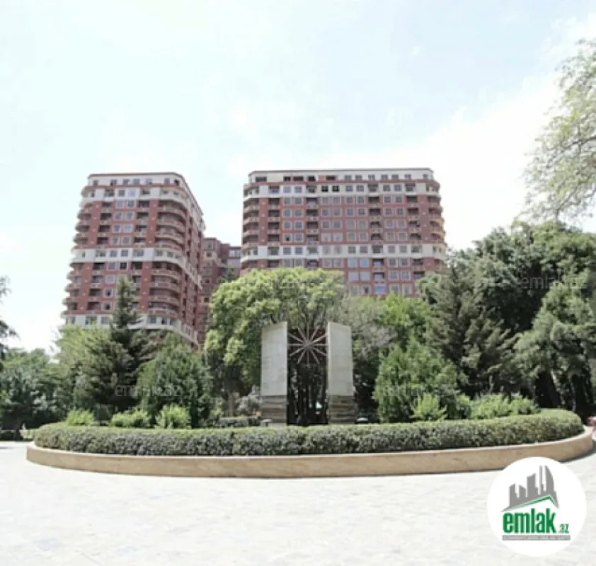 Satılır 3 otaqlı yeni tikili 176.5 m²