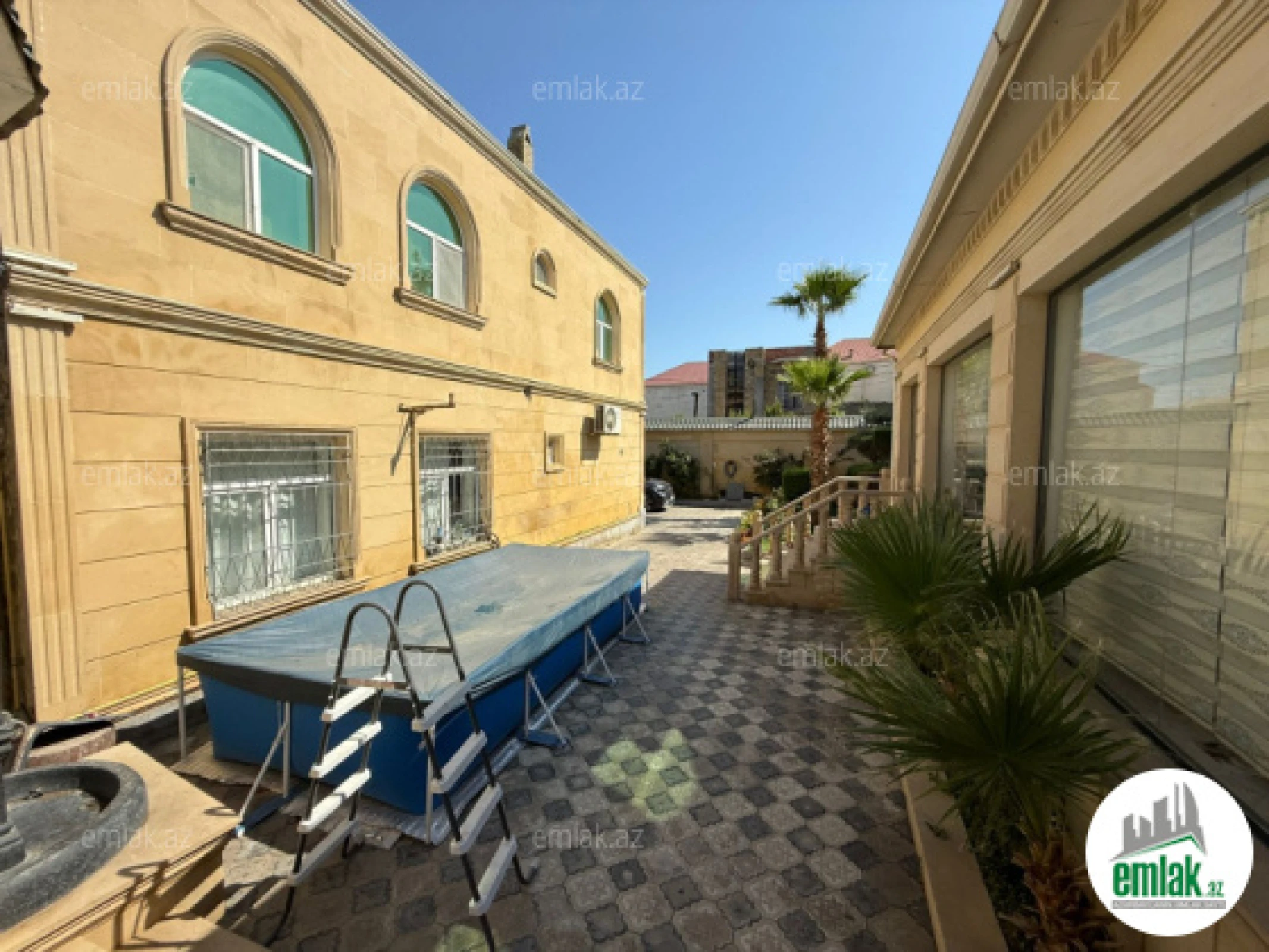 Satılır 6 otaqlı həyət evi 400 m²