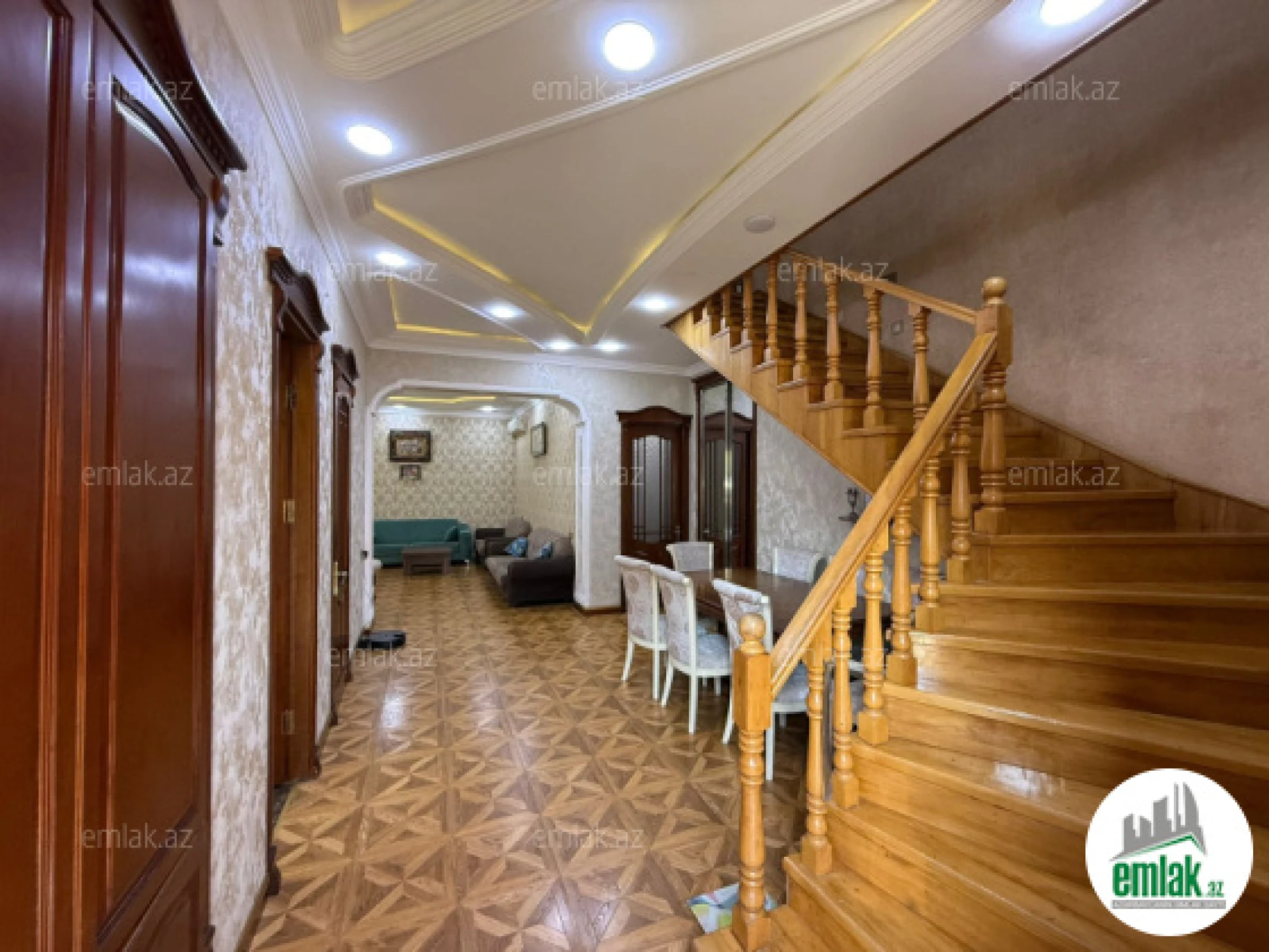 Satılır 6 otaqlı həyət evi 400 m²