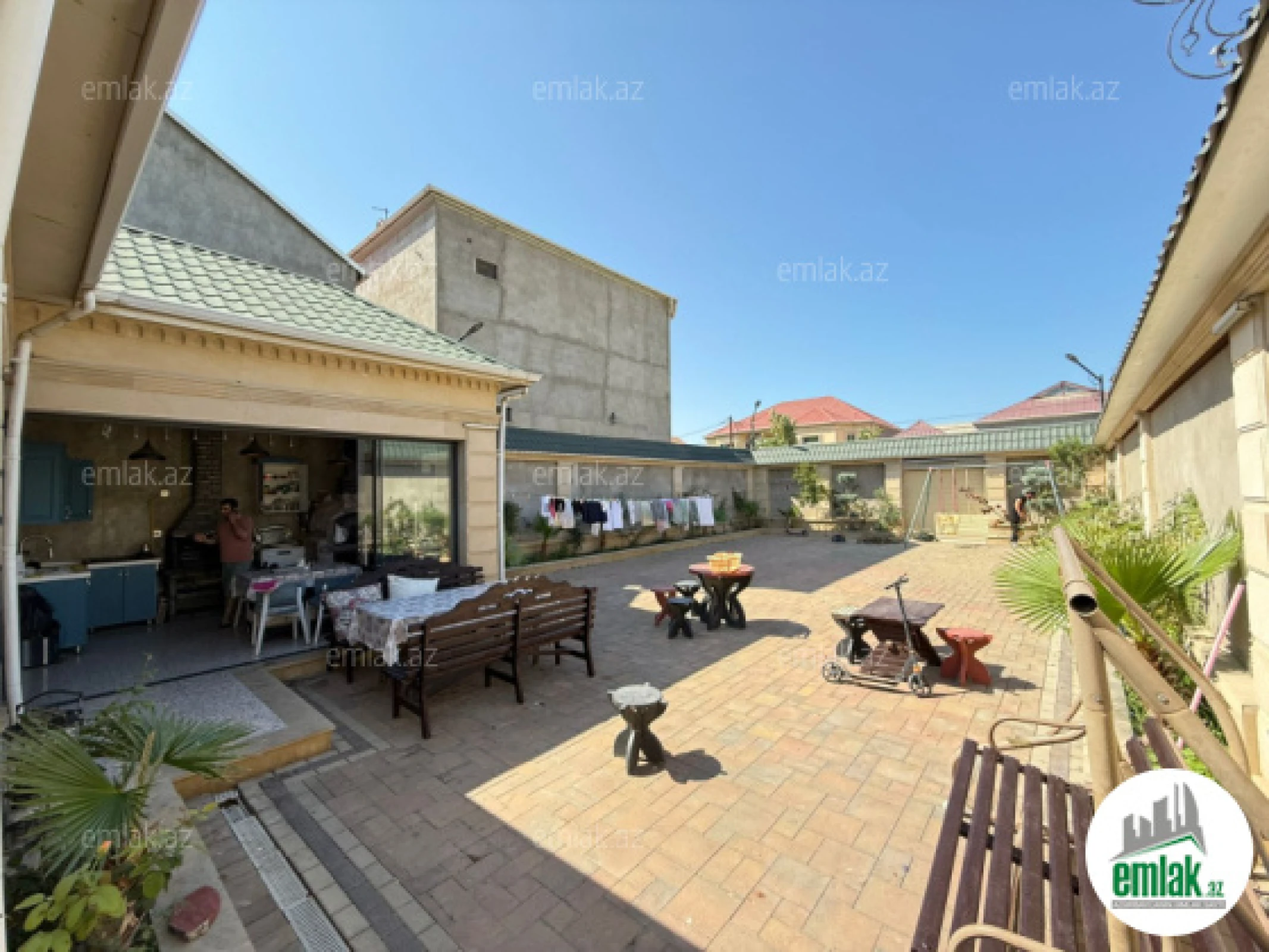 Satılır 6 otaqlı həyət evi 400 m²