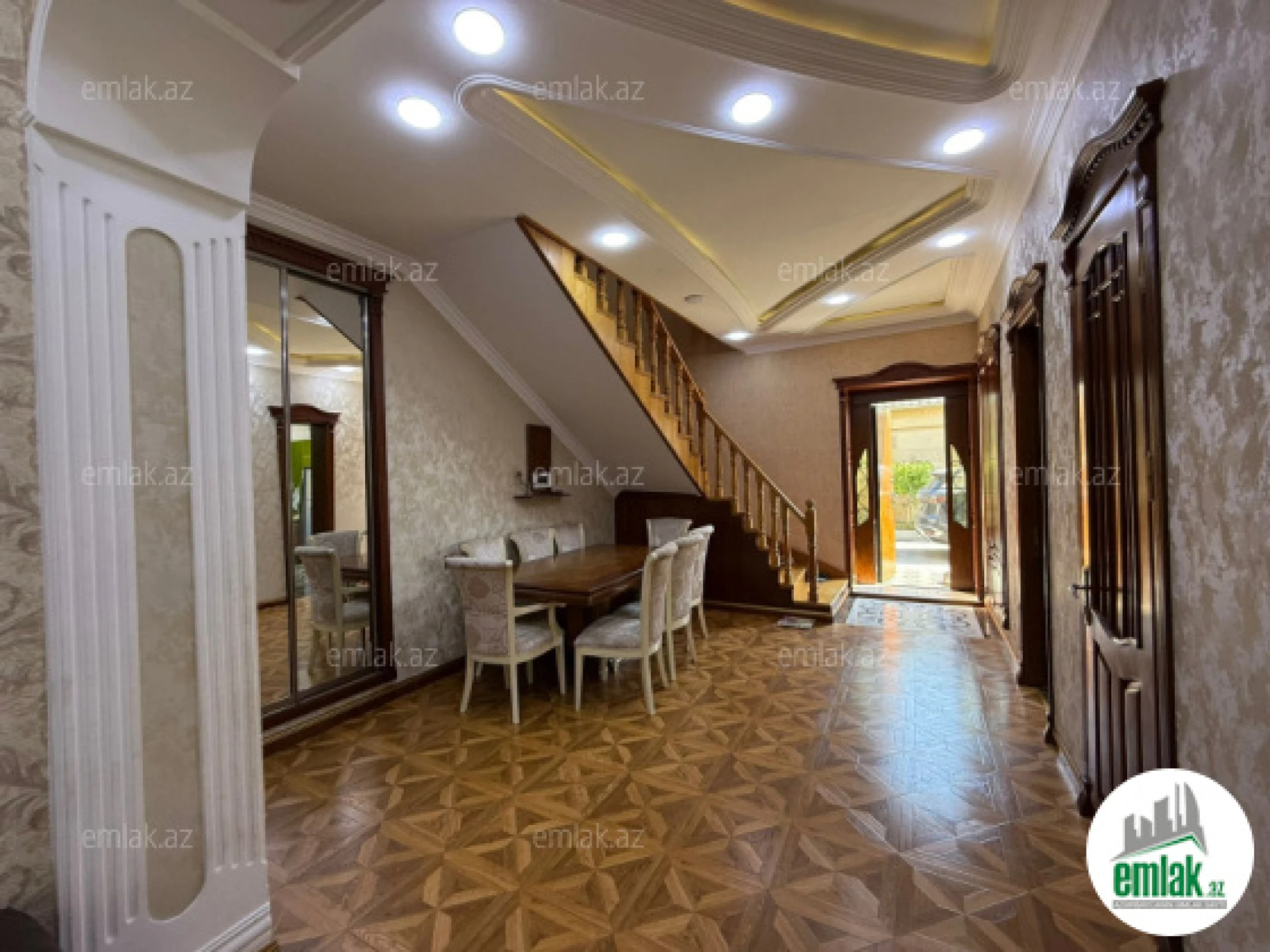 Satılır 6 otaqlı həyət evi 400 m²