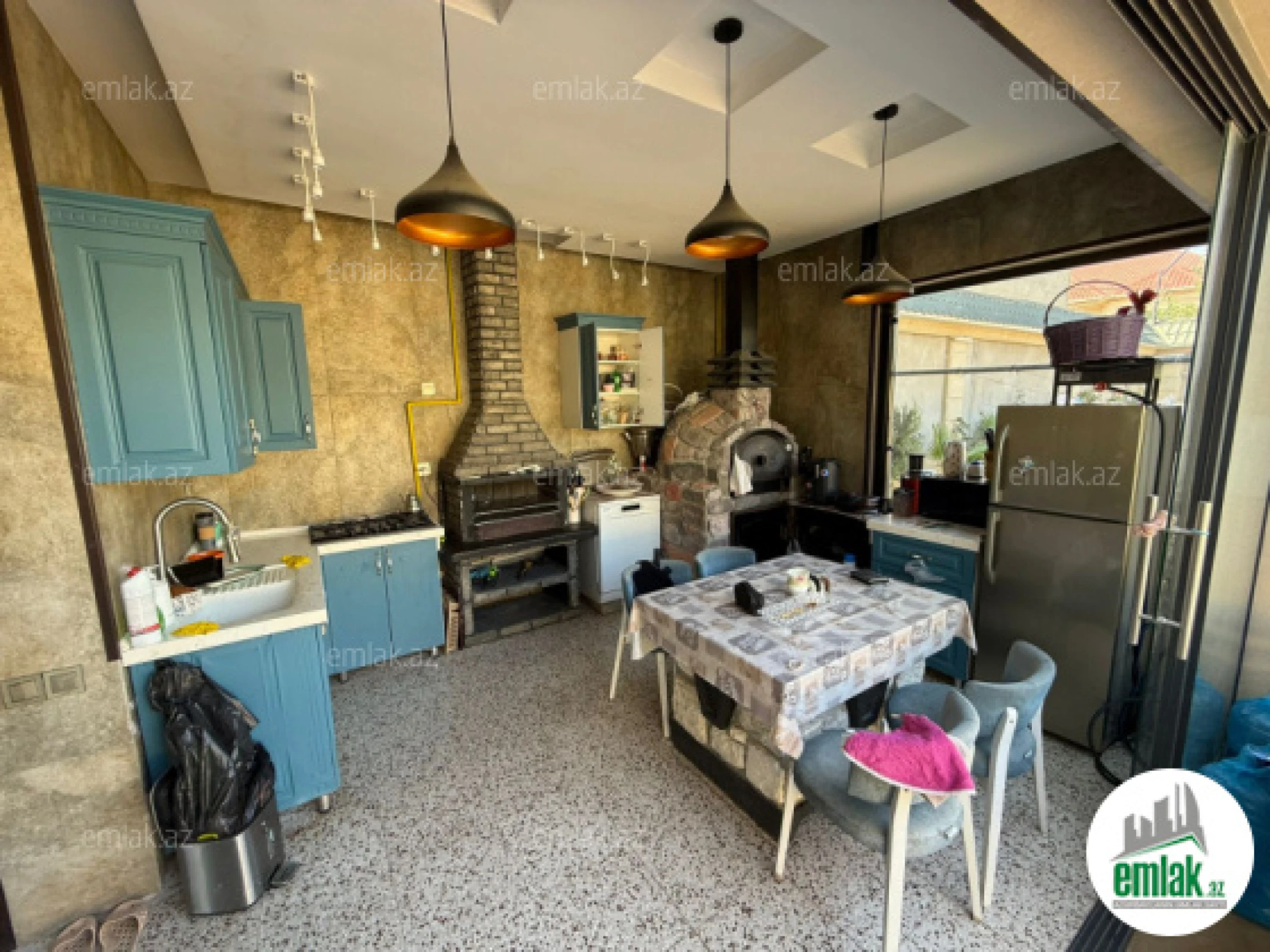 Satılır 6 otaqlı həyət evi 400 m²