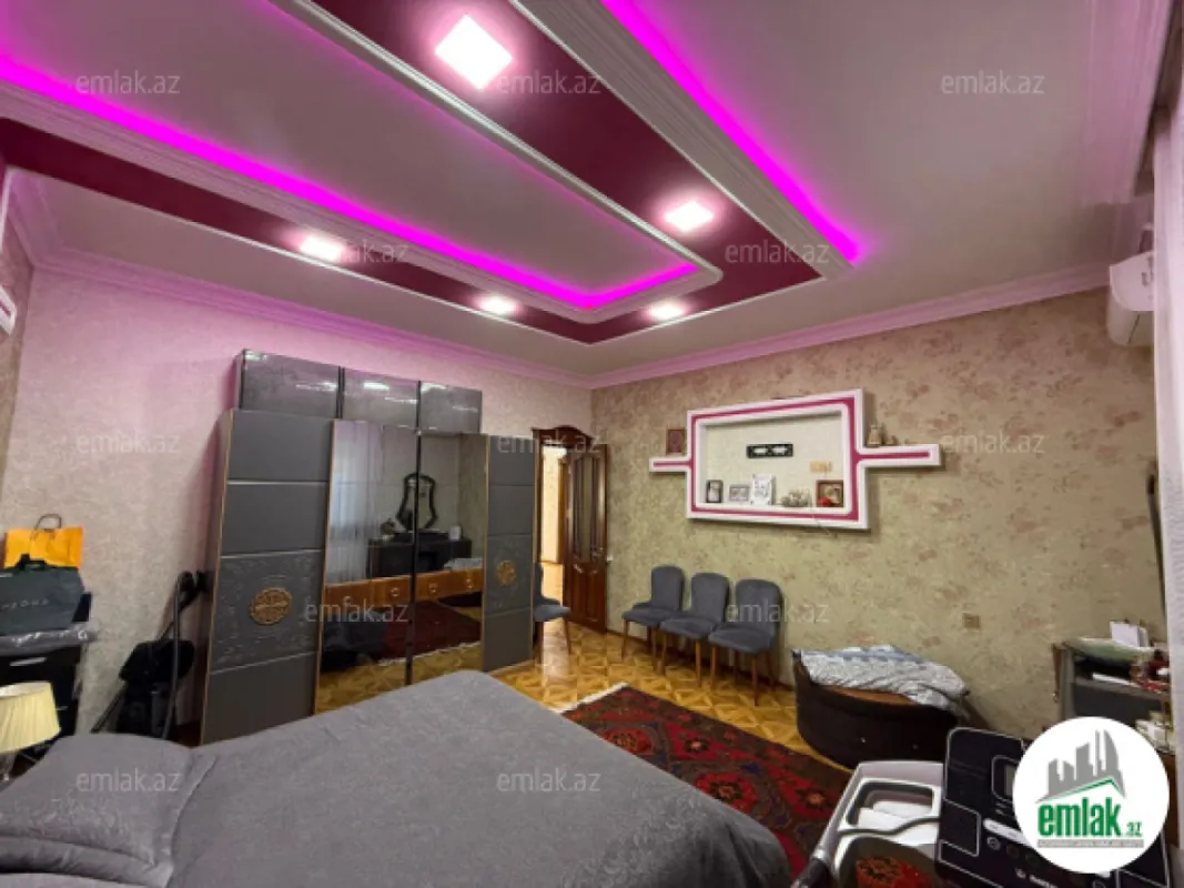 Satılır 6 otaqlı həyət evi 400 m²