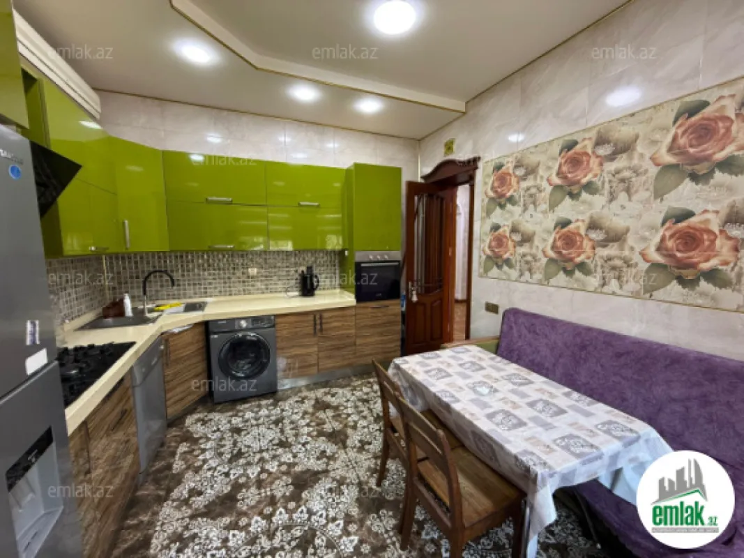 Satılır 6 otaqlı həyət evi 400 m²