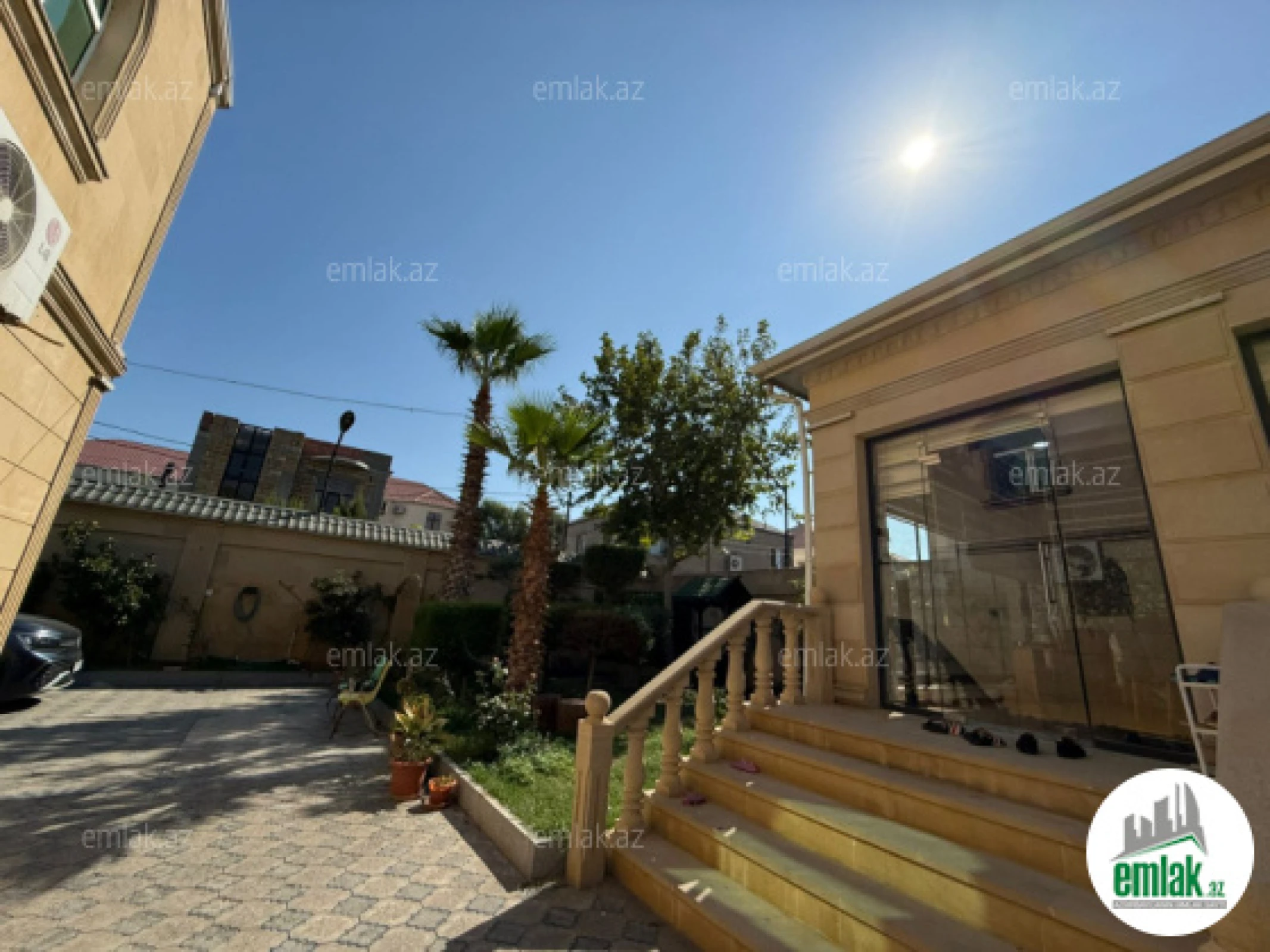 Satılır 6 otaqlı həyət evi 400 m²