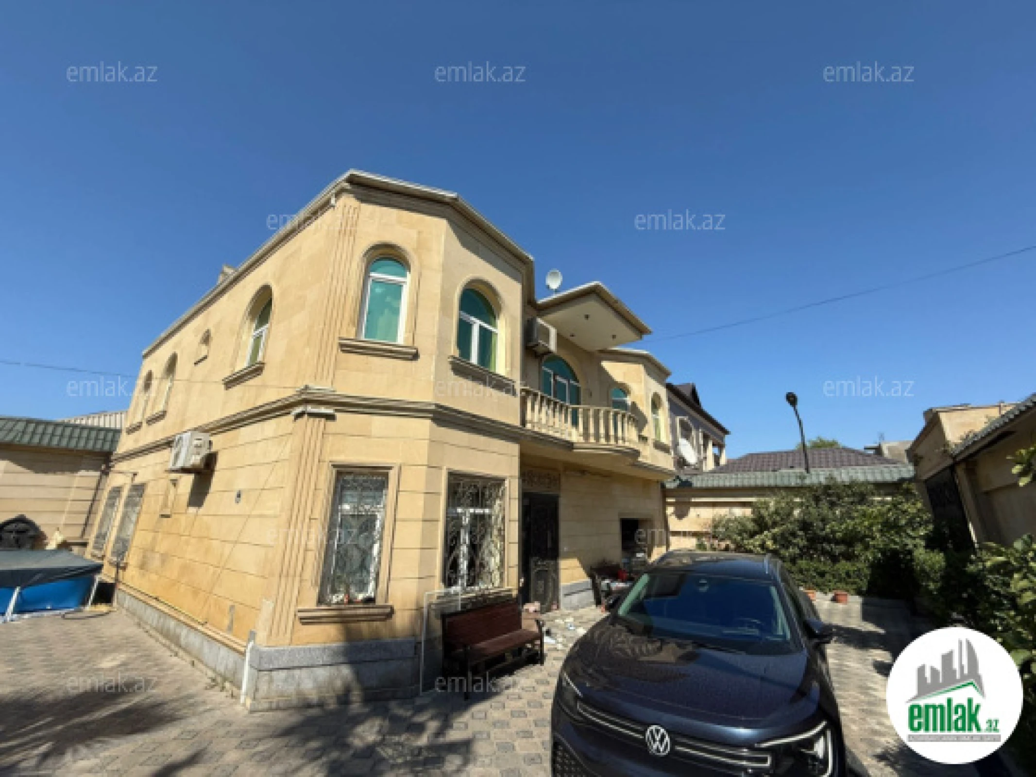 Satılır 6 otaqlı həyət evi 400 m²