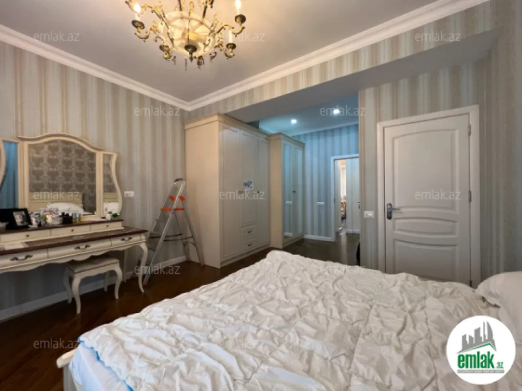 Satılır 4 otaqlı yeni tikili 152 m²