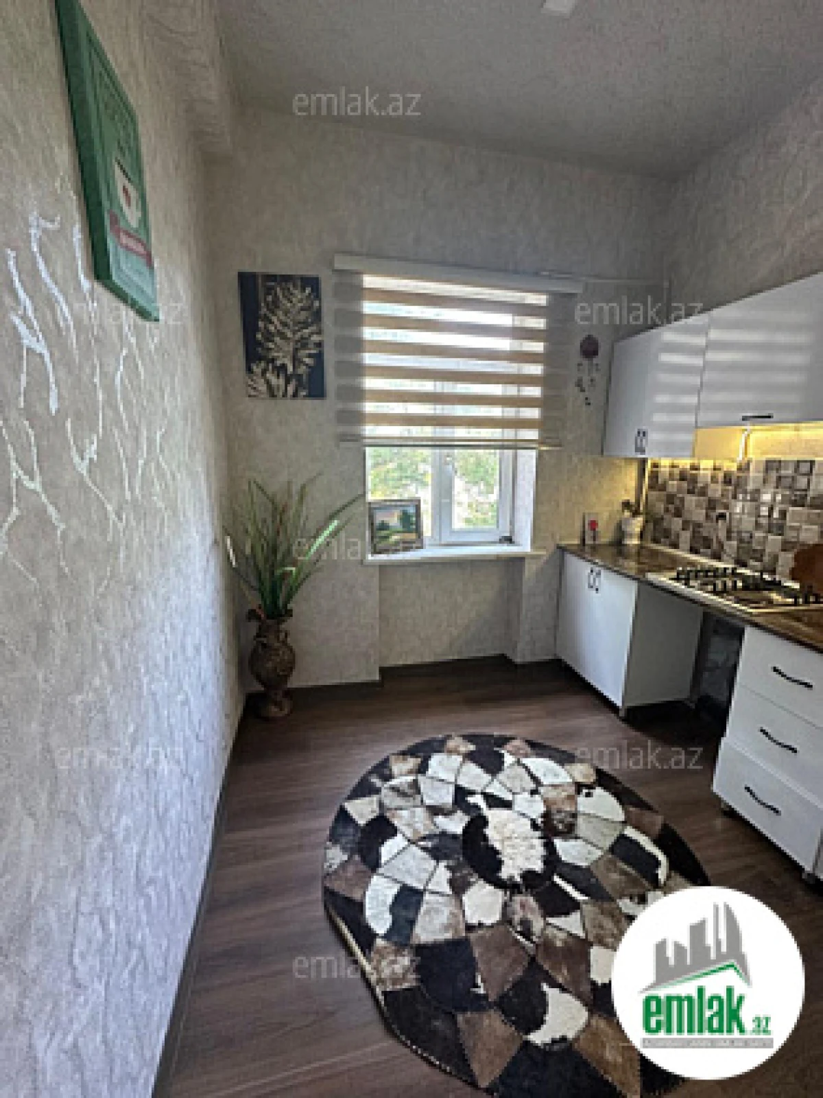 Satılır 3 otaqlı köhnə tikili 80 m²