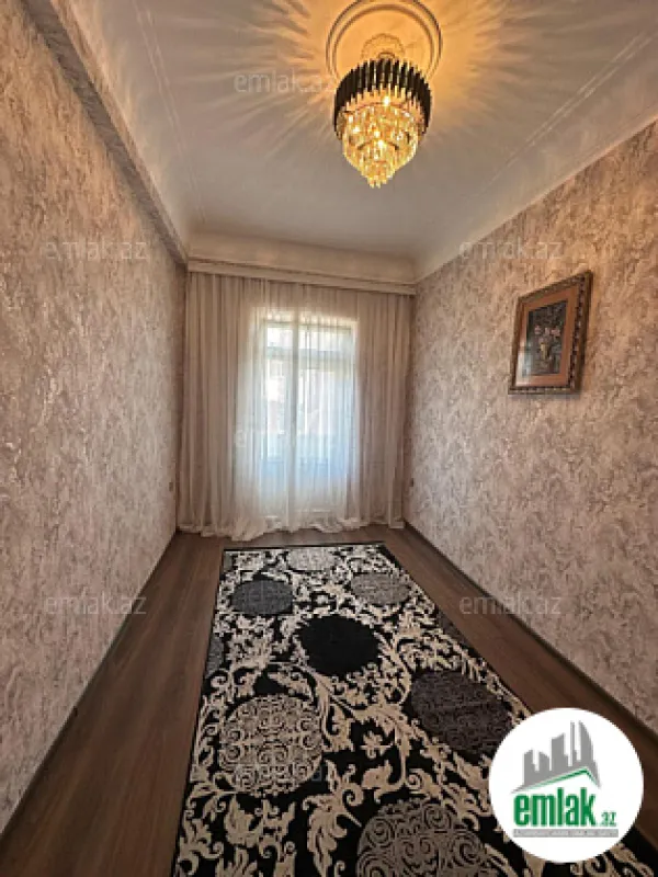 Satılır 3 otaqlı köhnə tikili 80 m²