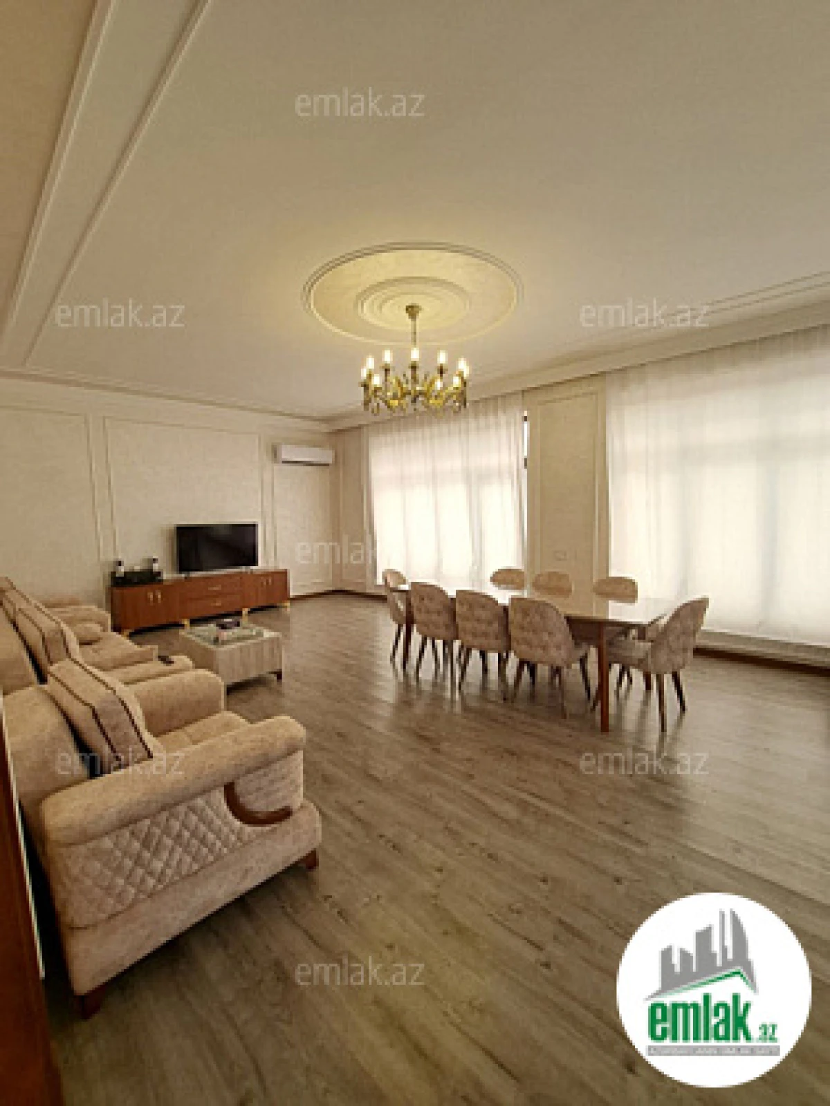 Satılır 5 otaqlı mənzil 240 m²