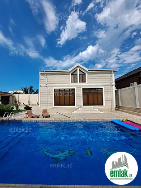 Satılır 5 otaqlı mənzil 240 m²