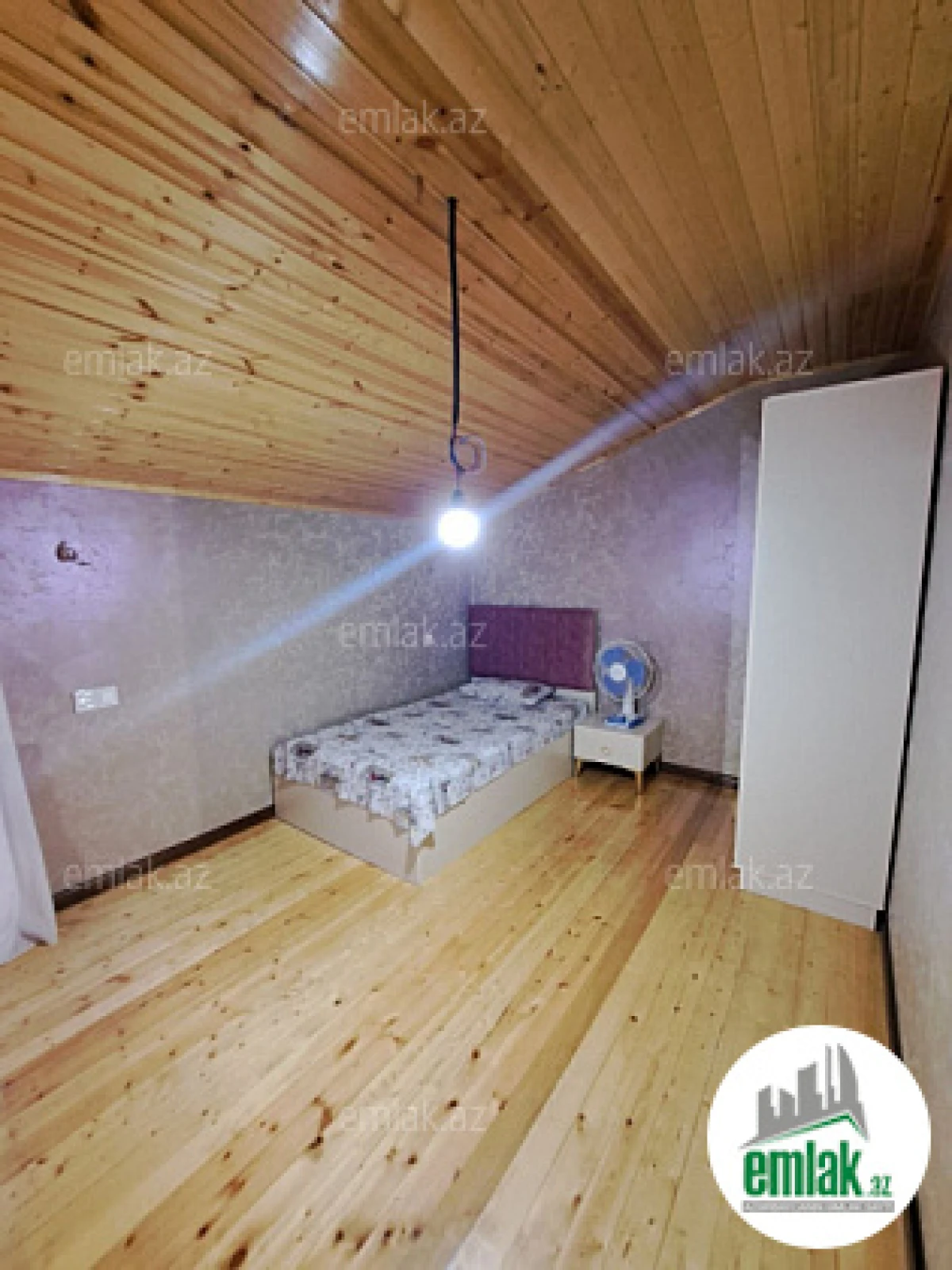 Satılır 5 otaqlı mənzil 240 m²