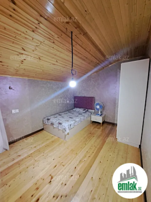 Satılır 5 otaqlı mənzil 240 m²