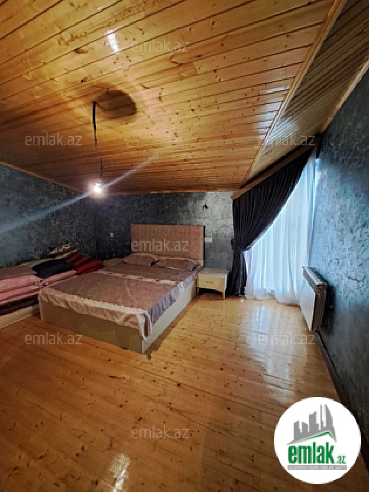 Satılır 5 otaqlı mənzil 240 m²