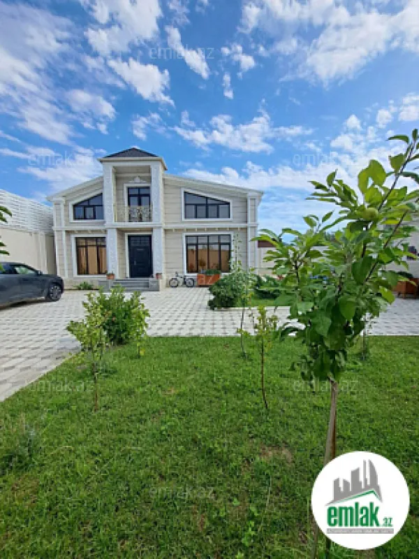 Satılır 5 otaqlı mənzil 240 m²