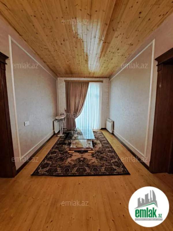 Satılır 5 otaqlı mənzil 240 m²