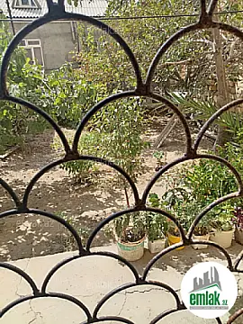 Satılır 2 otaqlı köhnə tikili 60 m²