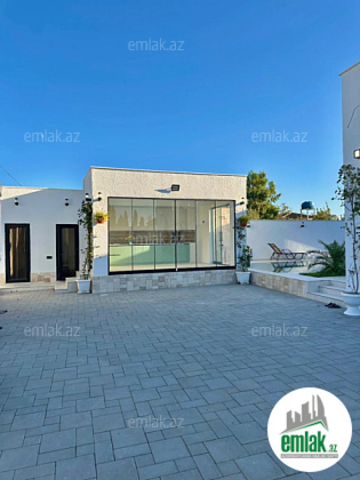 Satılır 4 otaqlı mənzil 170 m²