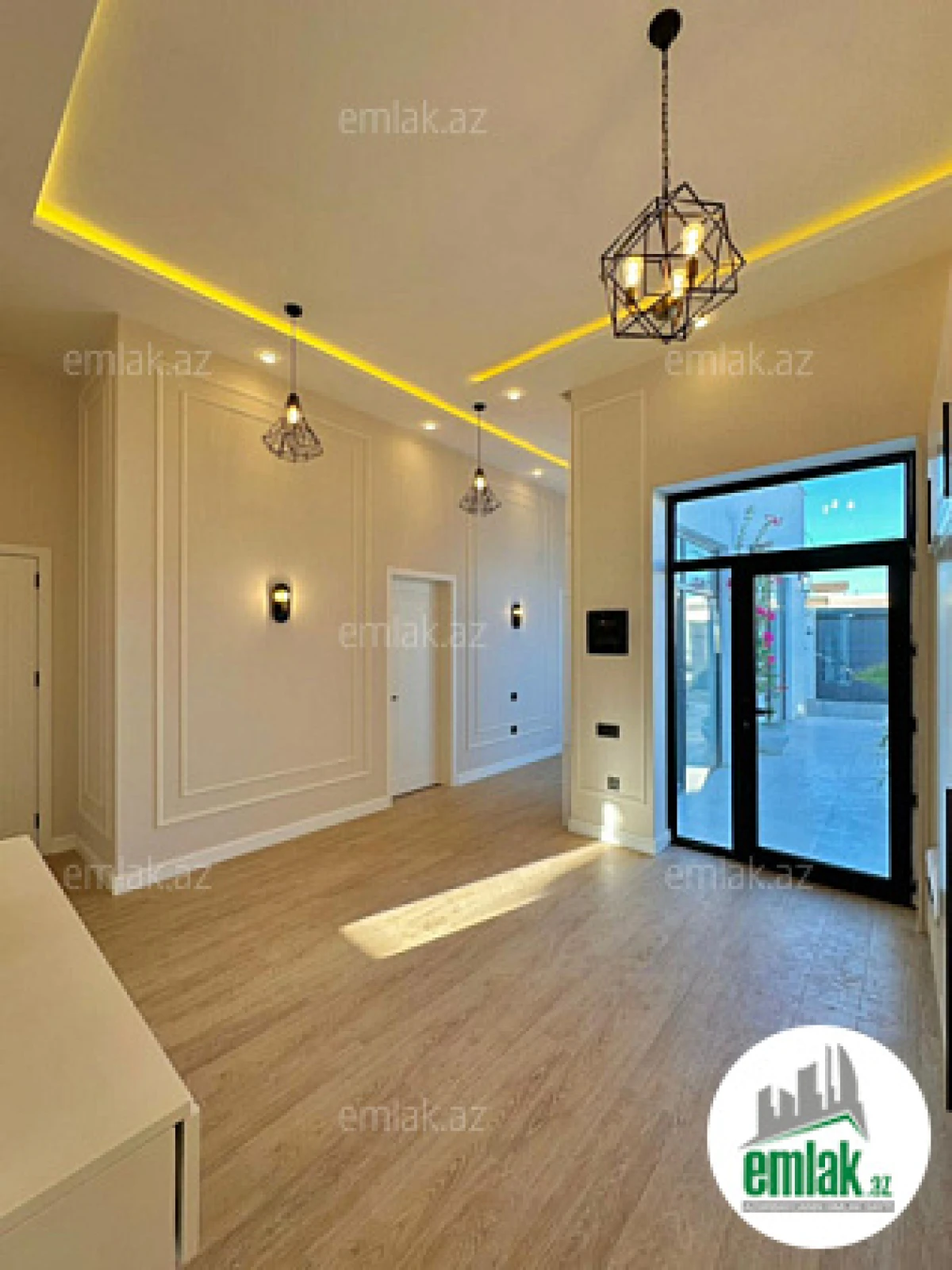 Satılır 4 otaqlı mənzil 170 m²
