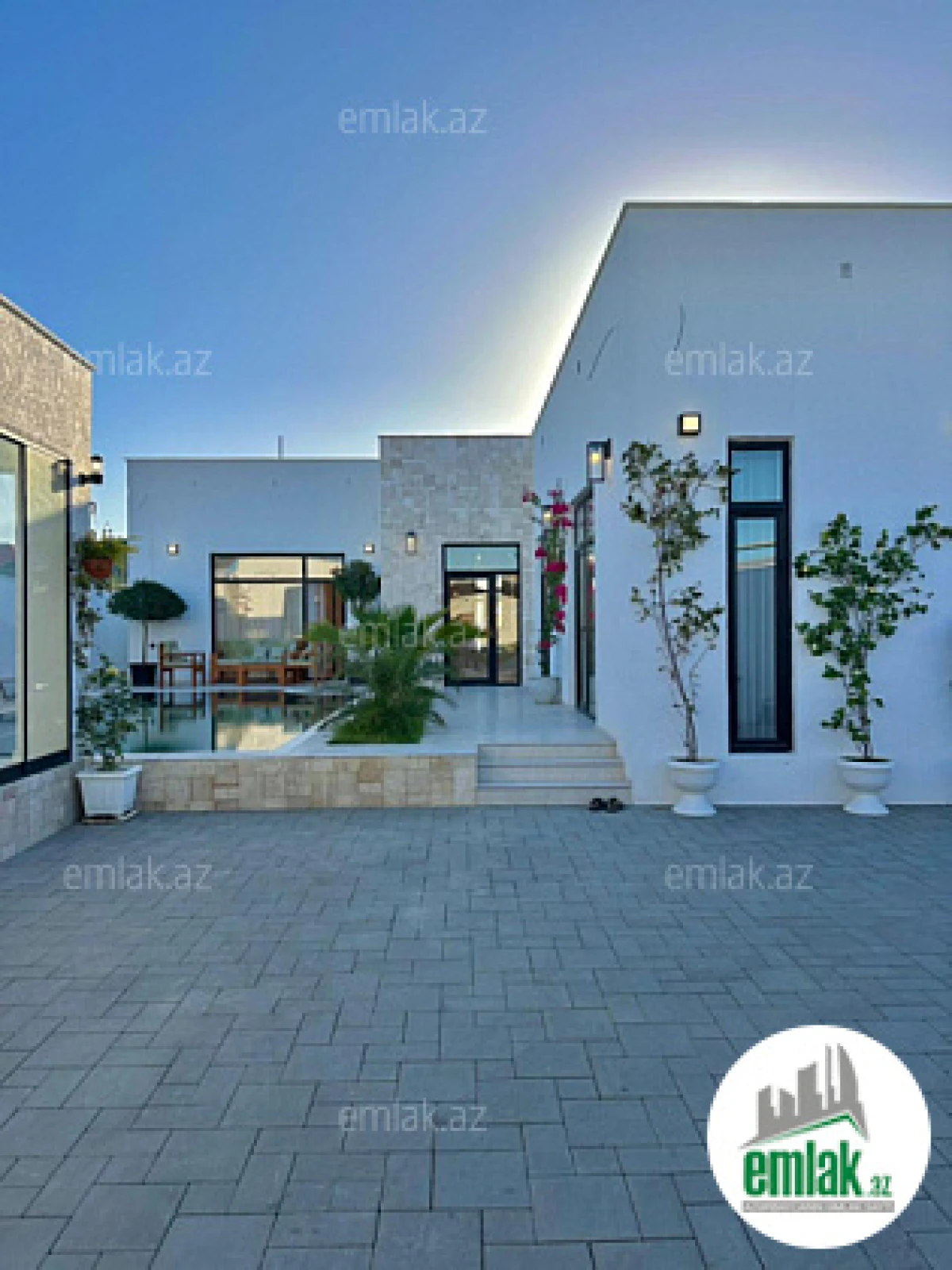 Satılır 4 otaqlı mənzil 170 m²