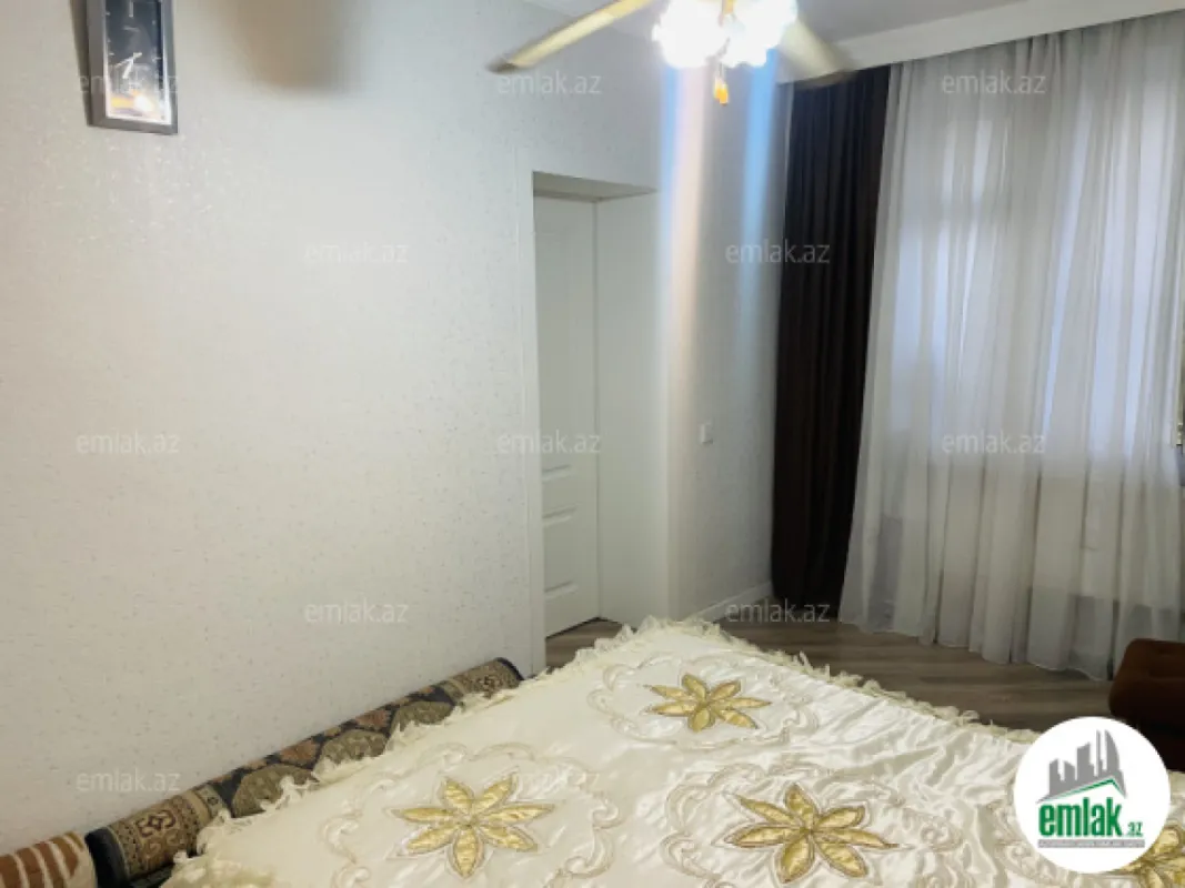 Satılır 4 otaqlı həyət evi 130 m²