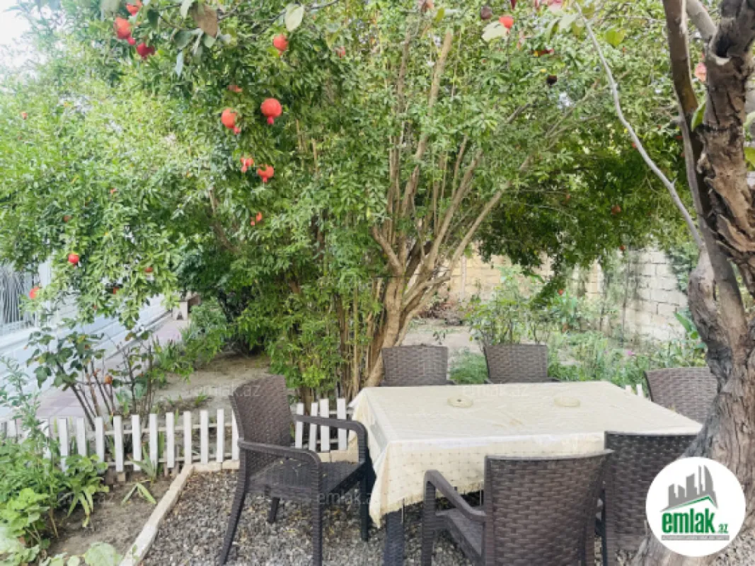 Satılır 4 otaqlı həyət evi 130 m²