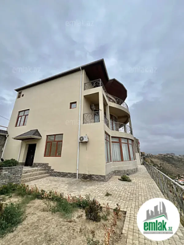 Satılır 6 otaqlı həyət evi 450 m²