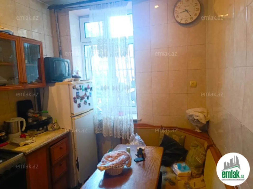 Satılır 4 otaqlı köhnə tikili 112 m²