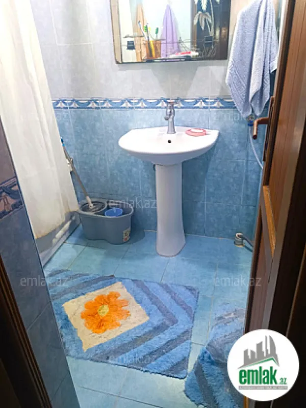 Satılır 4 otaqlı köhnə tikili 112 m²