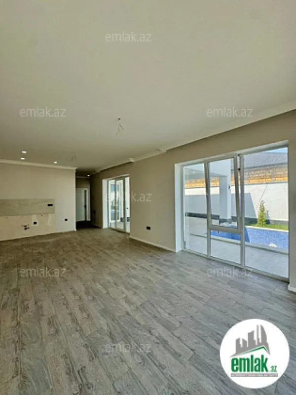 Satılır 4 otaqlı mənzil 140 m²
