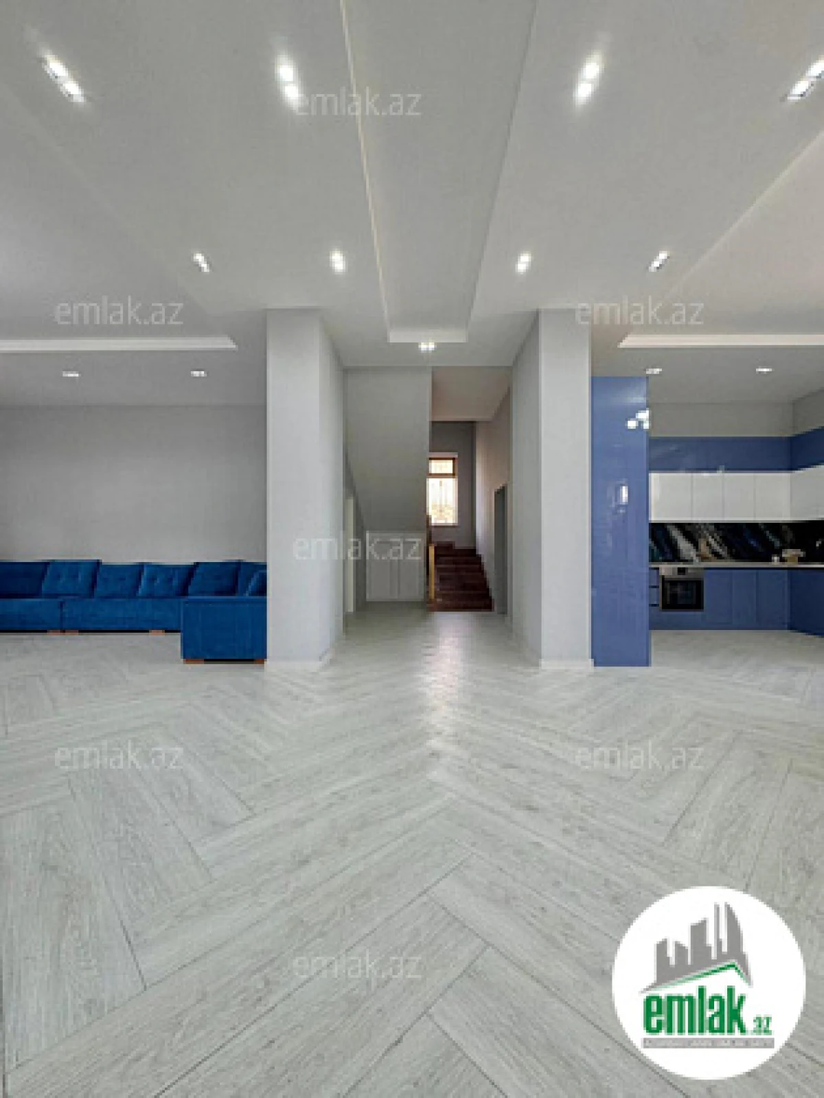 Satılır 6 otaqlı mənzil 400 m²