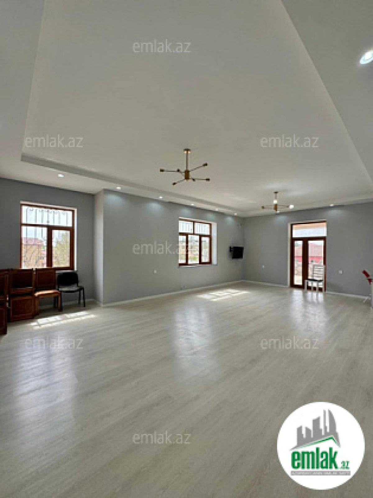 Satılır 6 otaqlı mənzil 400 m²