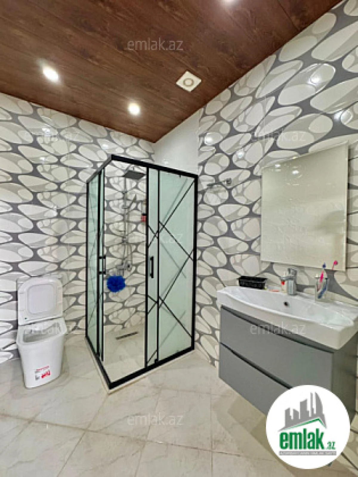 Satılır 6 otaqlı mənzil 400 m²