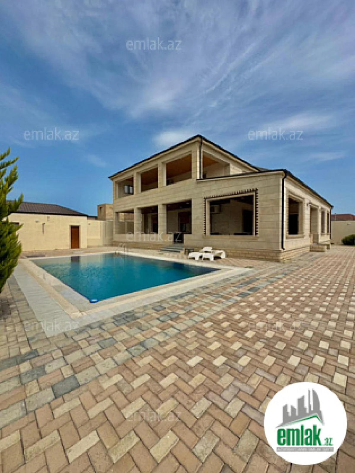 Satılır 6 otaqlı mənzil 400 m²