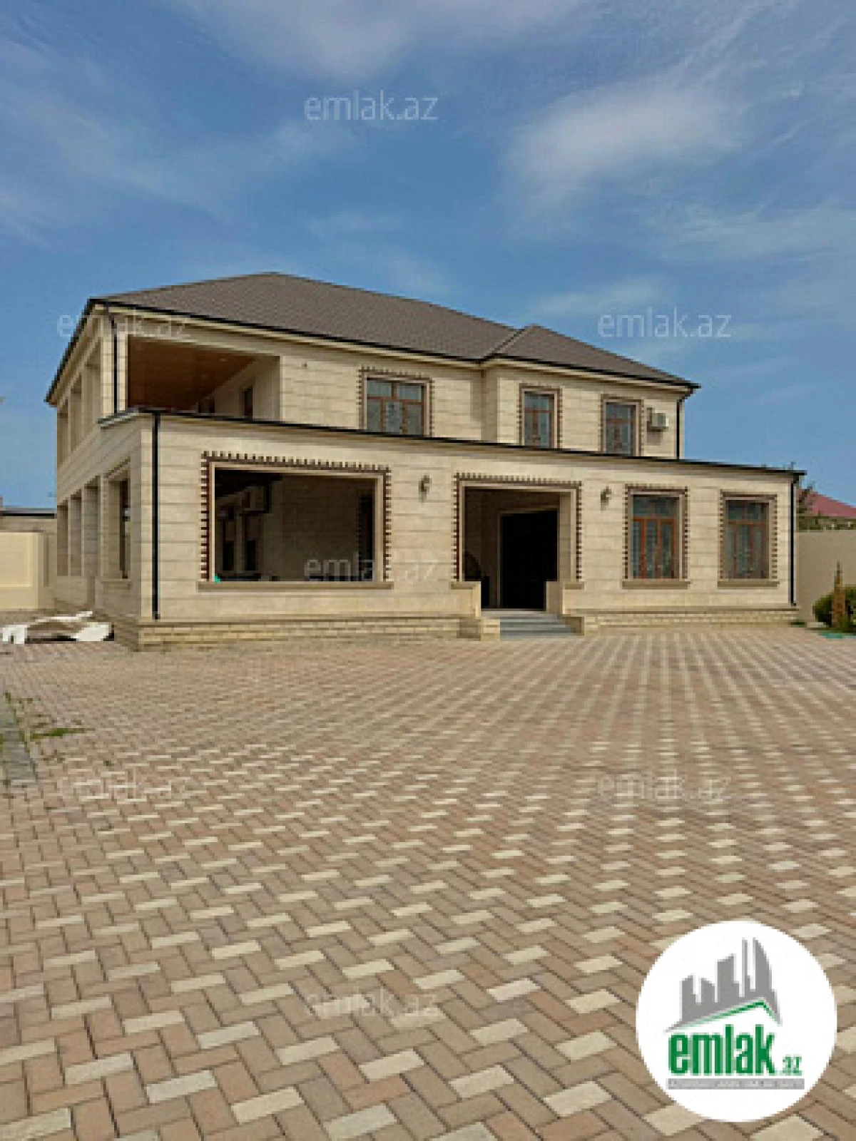 Satılır 6 otaqlı mənzil 400 m²