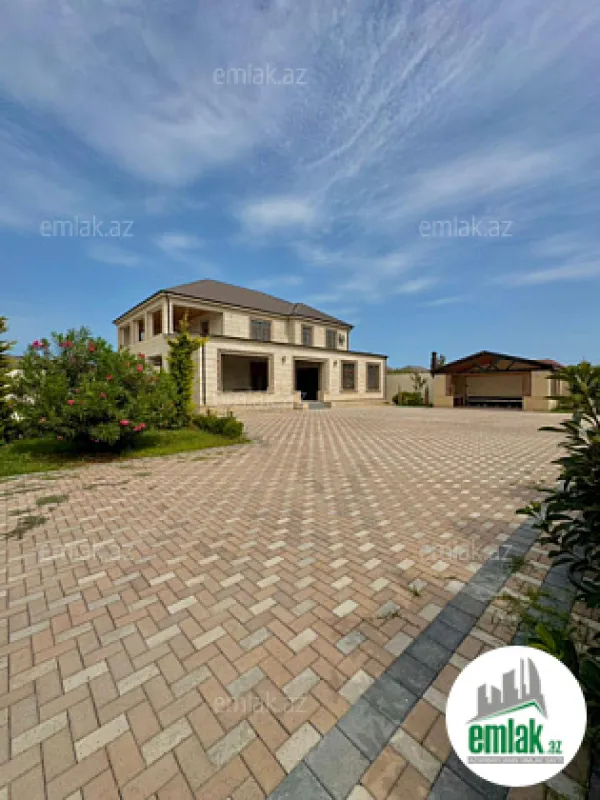 Satılır 6 otaqlı mənzil 400 m²