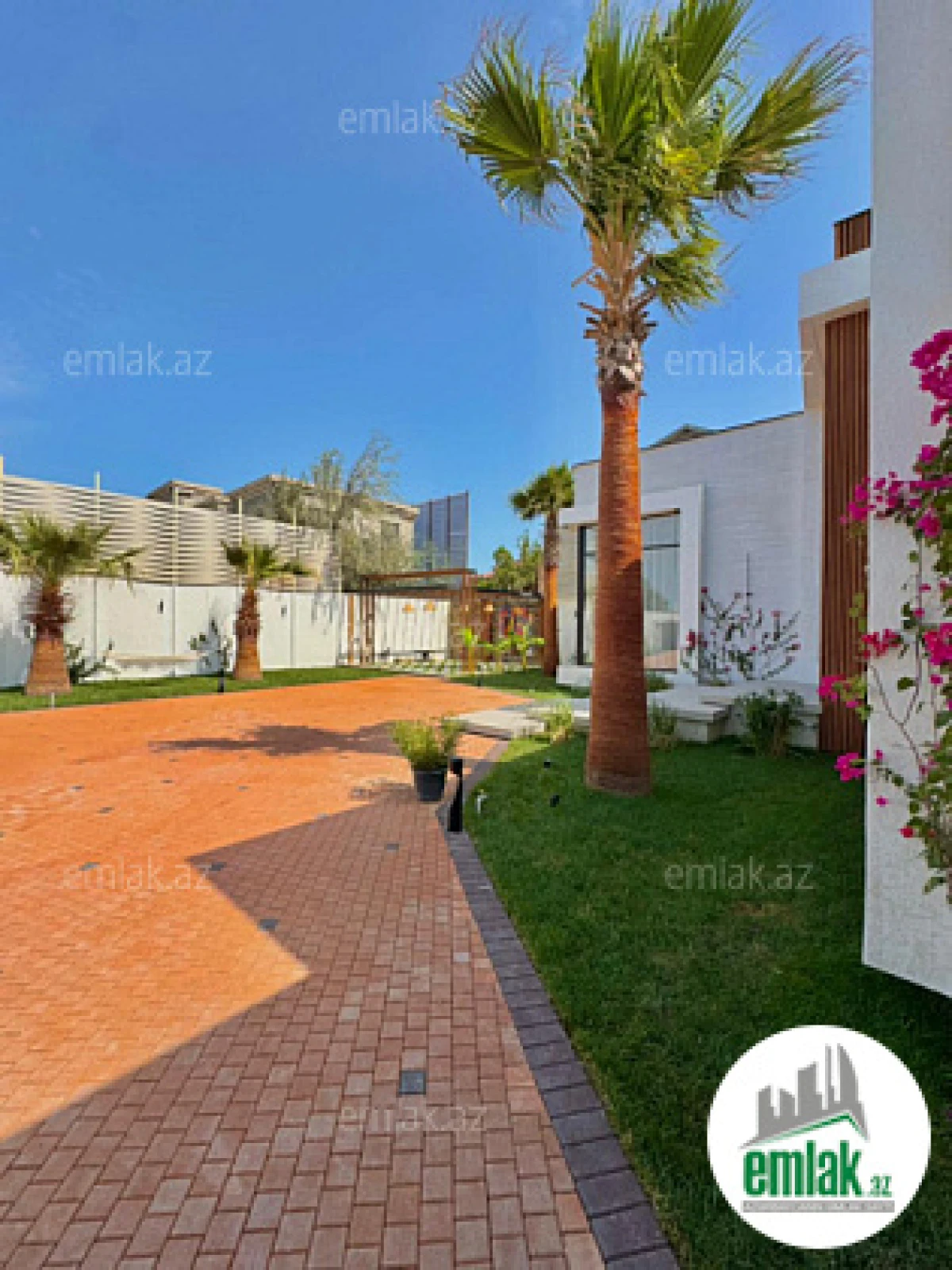 Satılır 5 otaqlı mənzil 260 m²