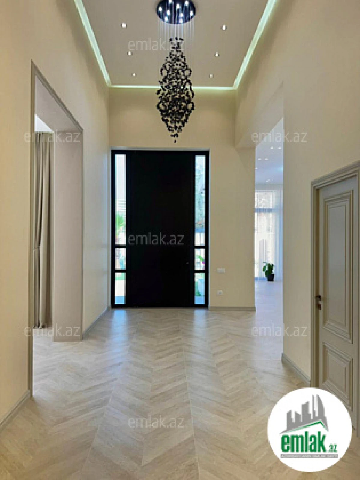 Satılır 5 otaqlı mənzil 260 m²