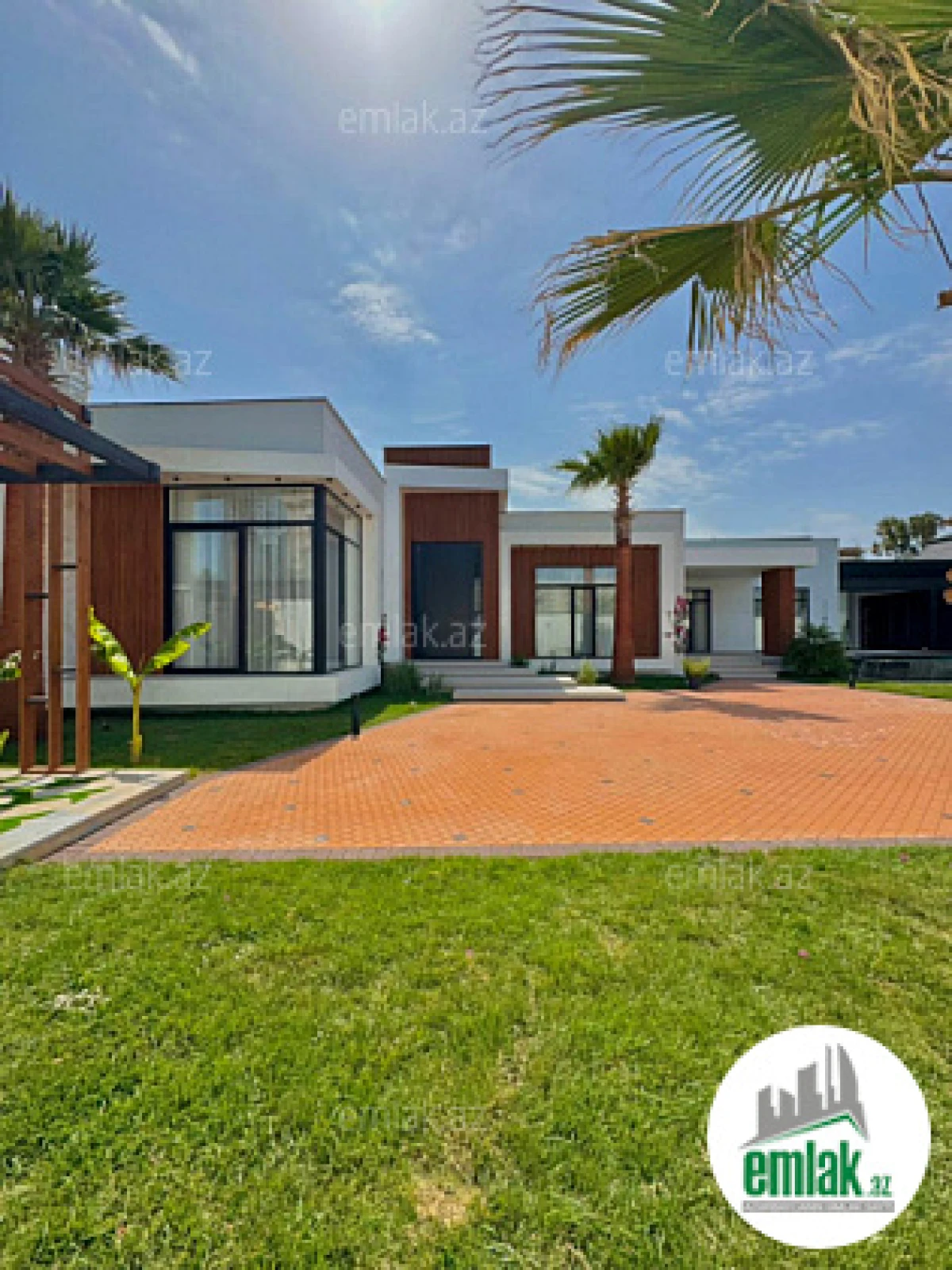 Satılır 5 otaqlı mənzil 260 m²