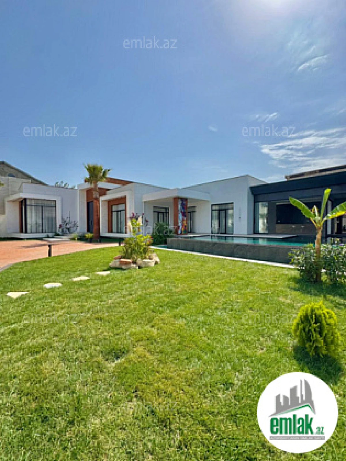 Satılır 5 otaqlı mənzil 260 m²