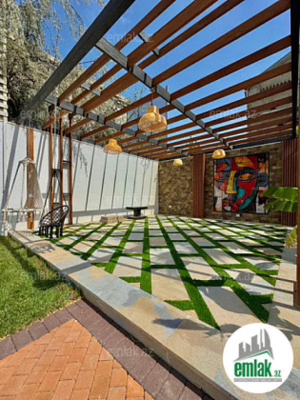 Satılır 5 otaqlı mənzil 260 m²