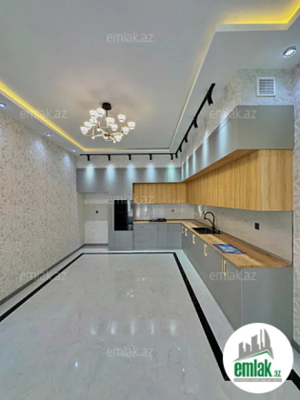 Satılır 4 otaqlı mənzil 180 m²