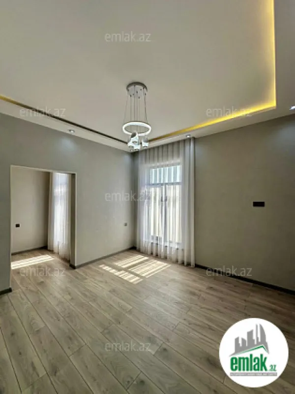 Satılır 4 otaqlı mənzil 180 m²