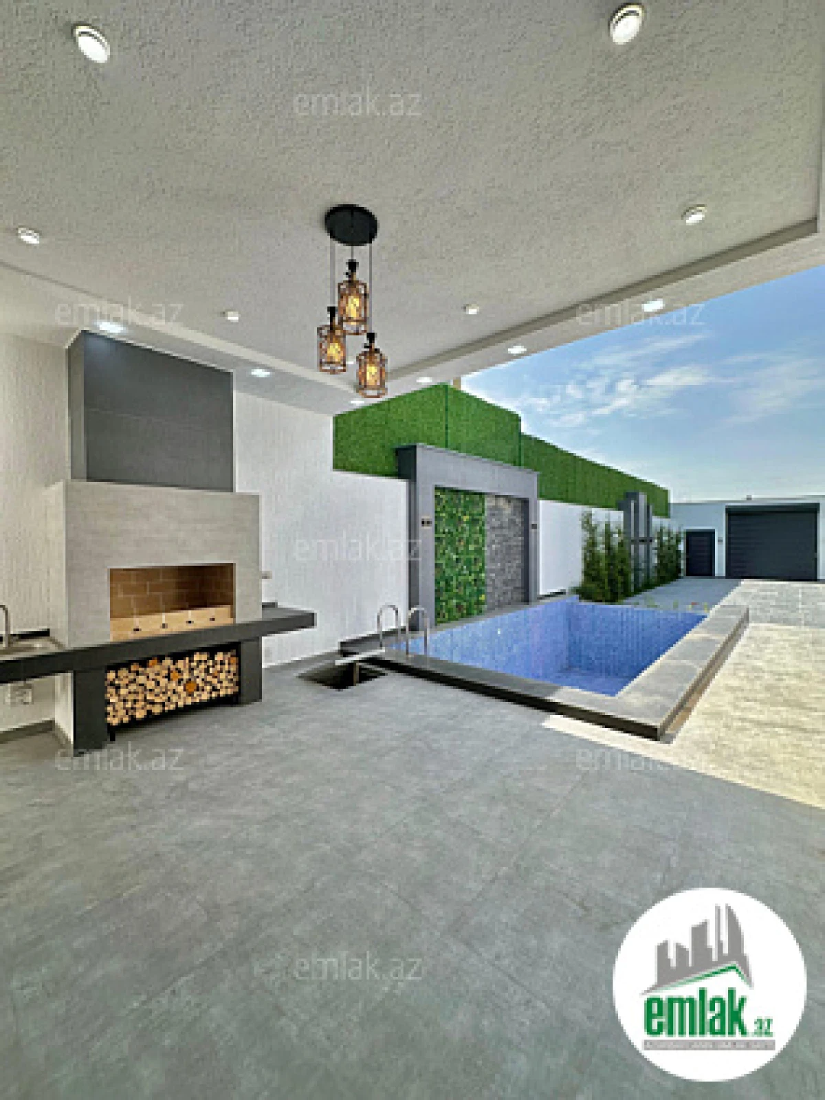 Satılır 4 otaqlı mənzil 180 m²